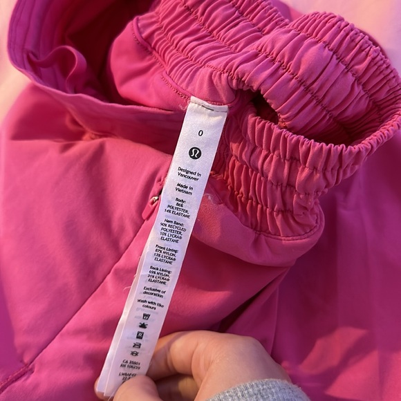 SONIC PINK LULULEMON SKIRT - Picture 3 of 3